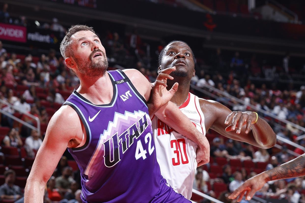 世界杯官网-52胜30负，火箭季后赛15人阵容出炉：23岁后卫压哨签约，控卫升级